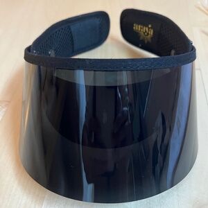 Araya Sasi Visor in Black
